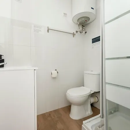 Houze Spacious Near Marques De Pombal *